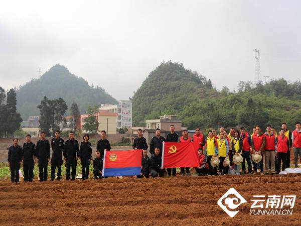 云南富宁通报学生指责学校无人机表演资金优先于宿舍维修 宿舍具备正常住宿条件