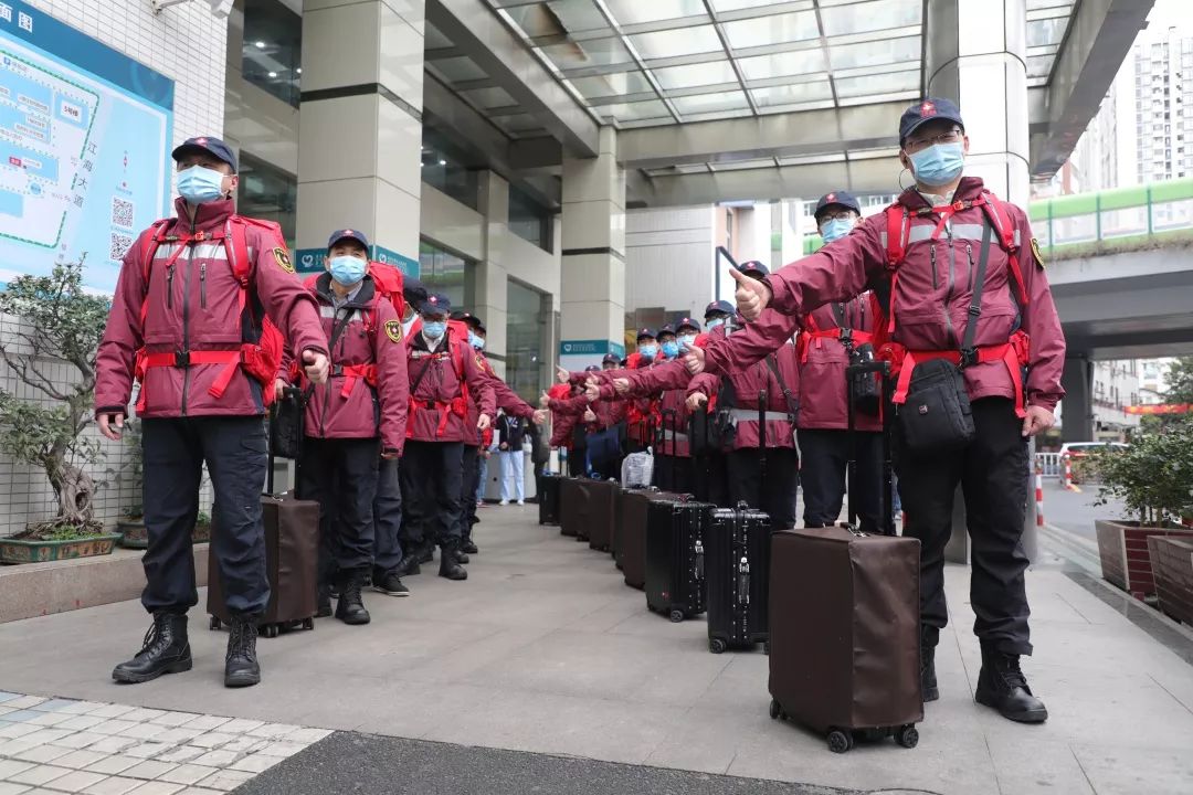 紧急手术逃过一劫 39岁知名女星自曝四胎孕八月险死还生