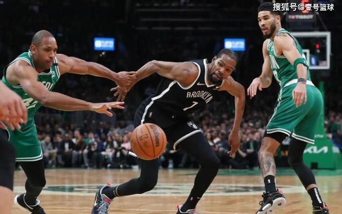 杜兰特和库里能否继续保持统治力 十个大胆预测 2025 NBA 年 詹姆斯