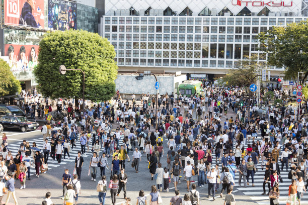 人去楼空！多地保时捷线下门店被曝关闭 豪华汽车市场寒冬来临